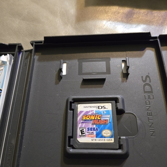Sonic Rush for Nintendo DS - Blue - Picture 3 of 4